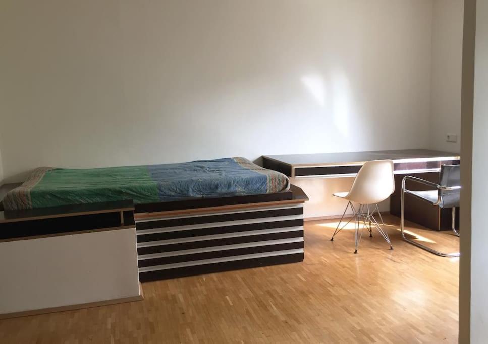فيينا Room In Maisonette With Garden, Parking Place المظهر الخارجي الصورة
